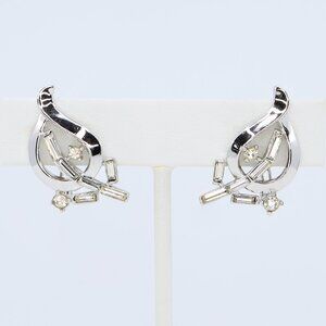 Vintage Crown Trifari‎ Openwork Leaf Crystal Rhinestones Clip-On Earrings 1950s